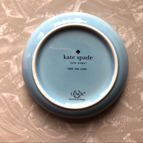 Kate Spade Take The Cake With This Ring Round Dish - Picture 3 of 4